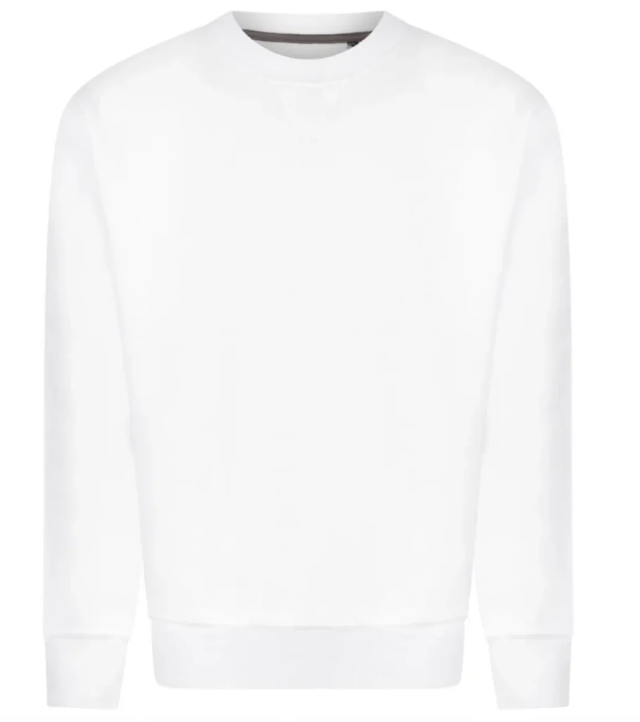 Witte sweater in vooraanzicht met ronde hals en klassieke pasvorm, ideaal voor personalisatie met tekst, ontwerp of logo.